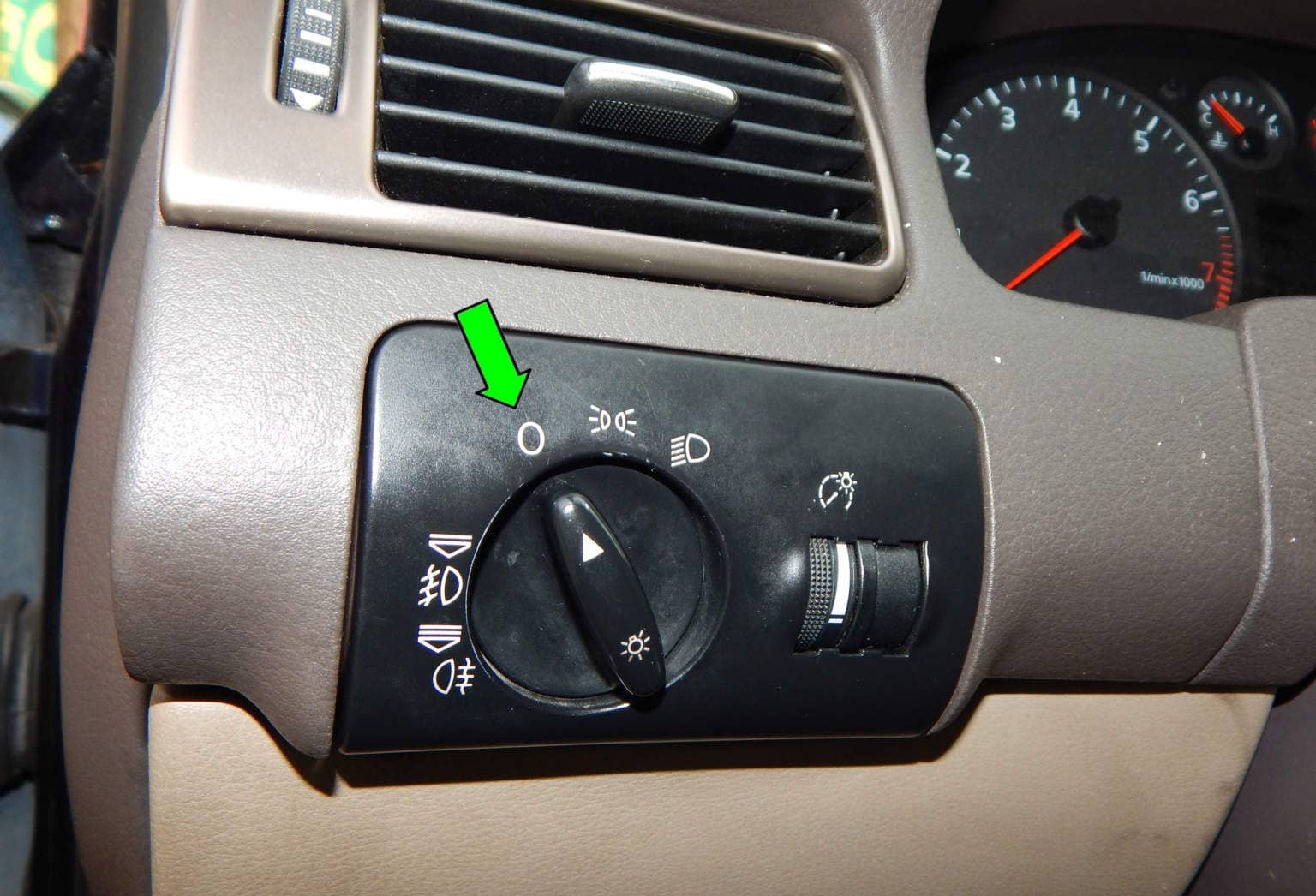 A6 C5 headlight switch replacement guide - Audi A6 (C5) Forum - Audi Owners  Club (UK)